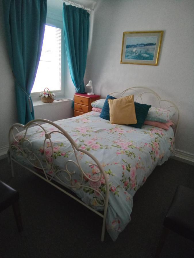 Applebys Guest House Holyhead Kültér fotó