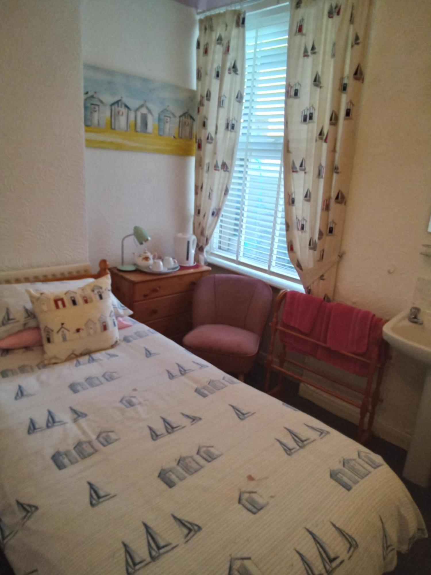 Applebys Guest House Holyhead Szoba fotó